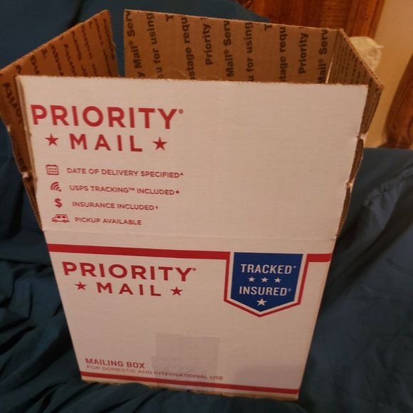 Wholesale Mix Lot LEDLight, Games, Jewelry, & More - Picture 3 of 3